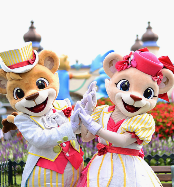 Everland's mascot Lenny and Lara